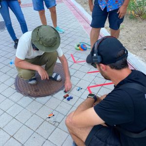 Operador de dron de Akira Aerials realizando filmación con Dron FPV en anuncio publicitario