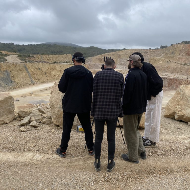 Operador de dron de Akira Aerials en rodaje de publicidad Barcelona